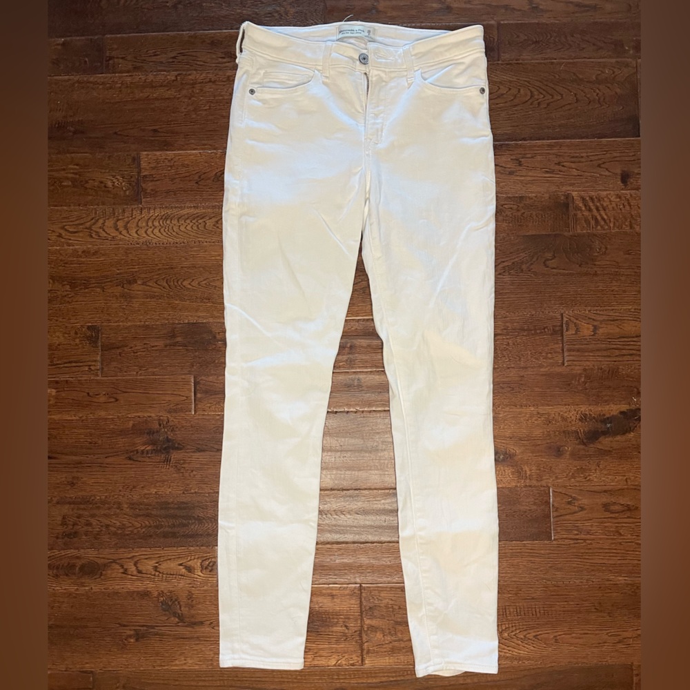 Abercrombie & Finch Mid Rise Super Skinny White Jeans